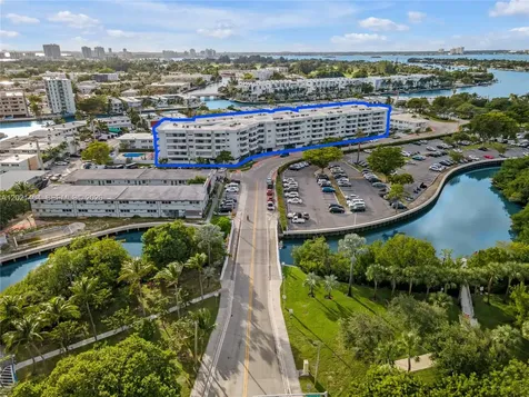 7300 Wayne Avenue Miami Beach FL 33141