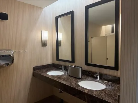290 NW 165th Street Miami FL 33169