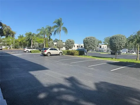 290 NW 165th Street Miami FL 33169
