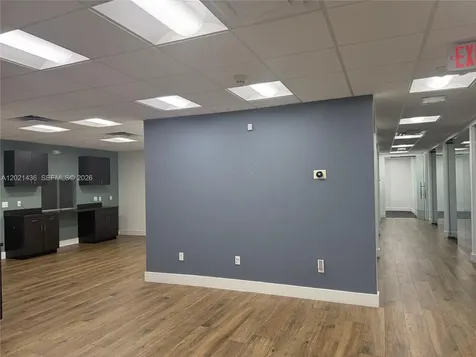 290 NW 165th Street Miami FL 33169