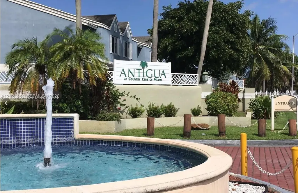 17320 NW 67 Th Place Hialeah FL 33015