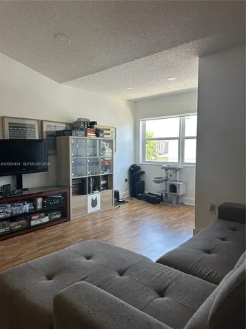 17320 NW 67 Th Place Hialeah FL 33015