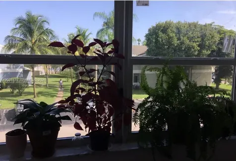 17320 NW 67 Th Place Hialeah FL 33015