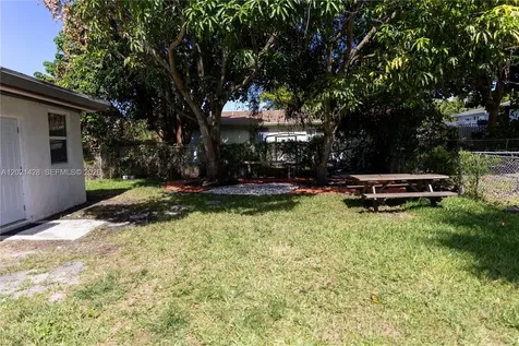 250 NW 14th Way Dania Beach FL 33004