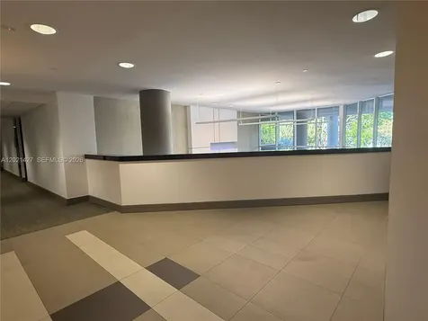 290 NW 165th Street Miami FL 33169