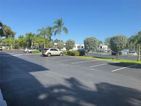 290 NW 165th Street Miami FL 33169