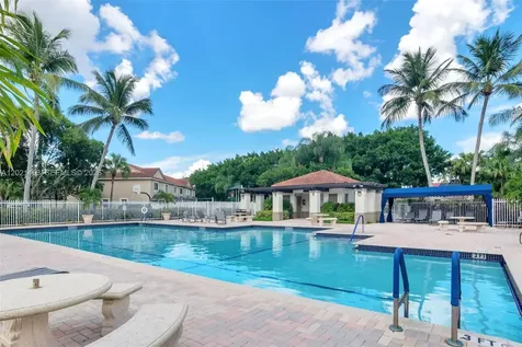 800 Sorrento Drive Weston FL 33326