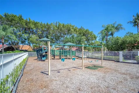 800 Sorrento Drive Weston FL 33326