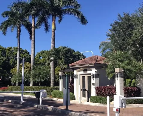 800 Sorrento Drive Weston FL 33326