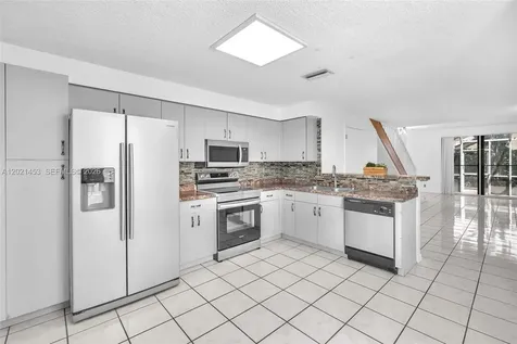 800 Sorrento Drive Weston FL 33326