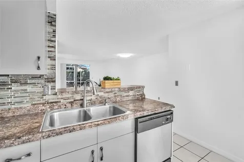 800 Sorrento Drive Weston FL 33326