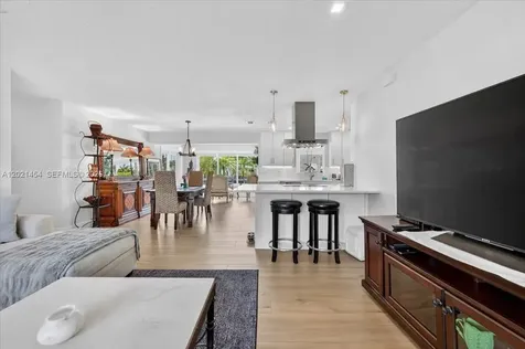 164 NE 30th Street Wilton Manors FL 33334
