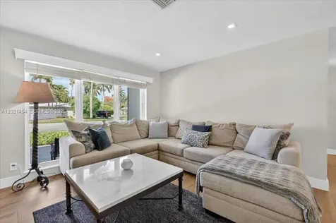 164 NE 30th Street Wilton Manors FL 33334