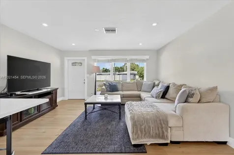 164 NE 30th Street Wilton Manors FL 33334
