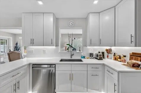 164 NE 30th Street Wilton Manors FL 33334