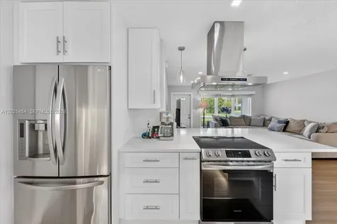 164 NE 30th Street Wilton Manors FL 33334