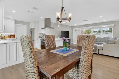 164 NE 30th Street Wilton Manors FL 33334