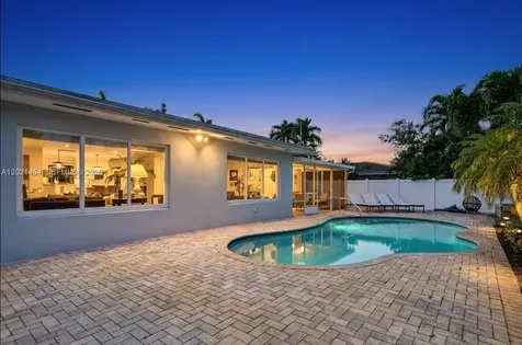 164 NE 30th Street Wilton Manors FL 33334
