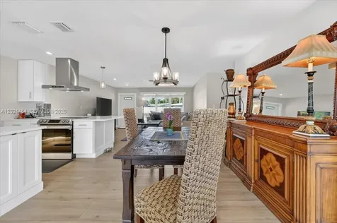 164 NE 30th Street Wilton Manors FL 33334