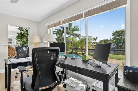 164 NE 30th Street Wilton Manors FL 33334