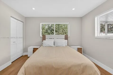 164 NE 30th Street Wilton Manors FL 33334