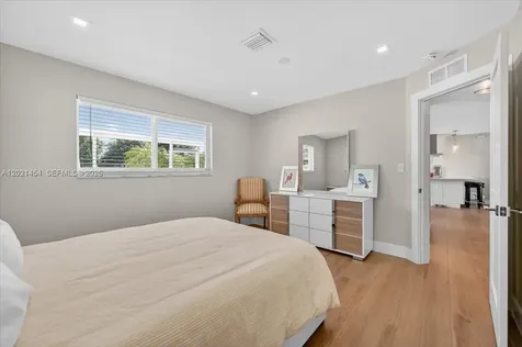 164 NE 30th Street Wilton Manors FL 33334