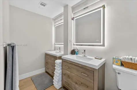 164 NE 30th Street Wilton Manors FL 33334