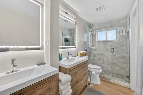 164 NE 30th Street Wilton Manors FL 33334