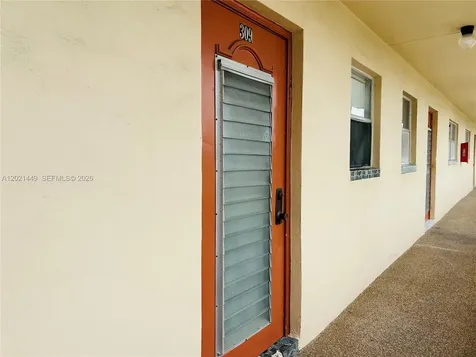 2831 E Sunrise Lakes Drive Sunrise FL 33322