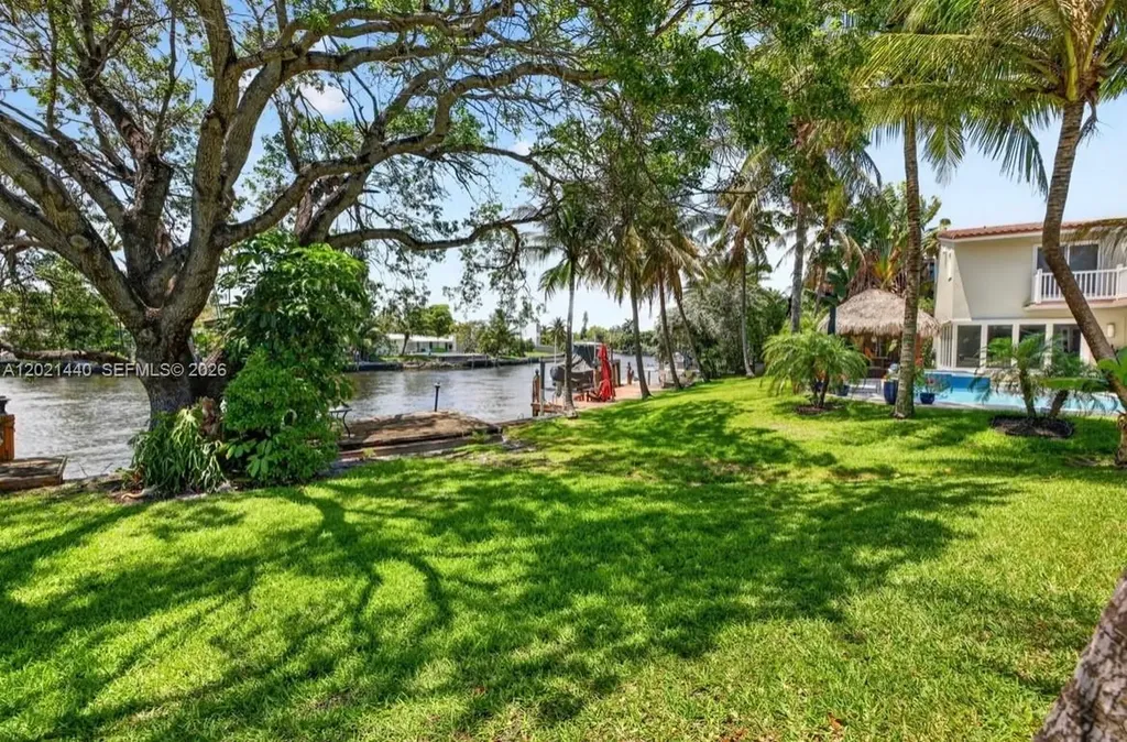 2433 Middle River Drive Fort Lauderdale FL 33305