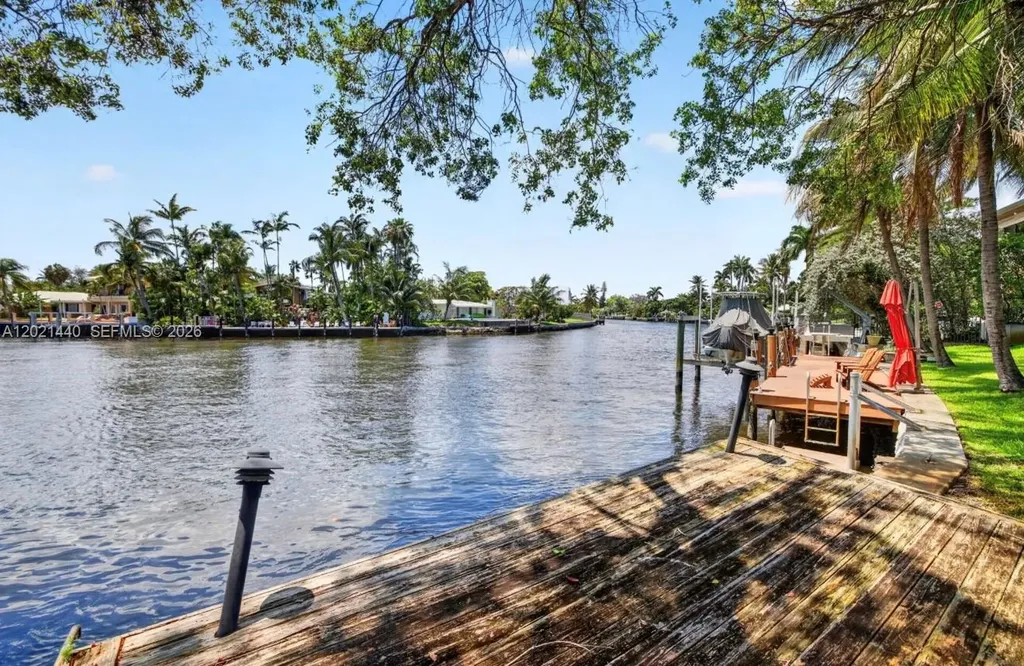 2433 Middle River Drive Fort Lauderdale FL 33305