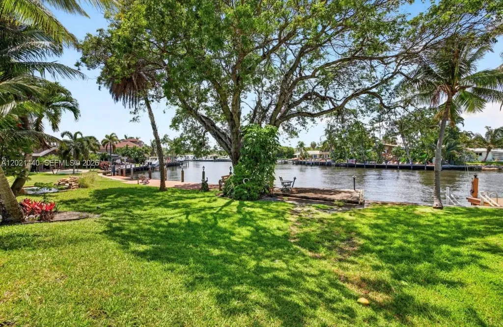 2433 Middle River Drive Fort Lauderdale FL 33305