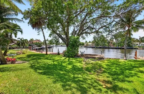 2433 Middle River Drive Fort Lauderdale FL 33305