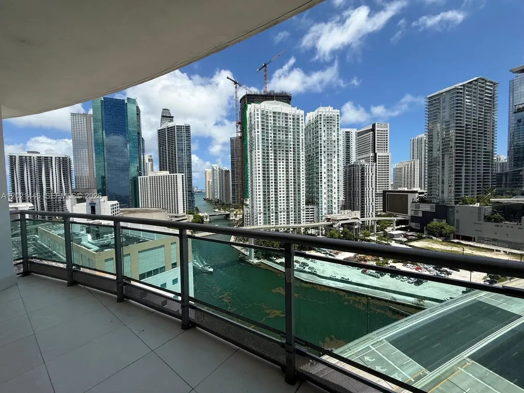 350 S Miami Avenue Miami FL 33130