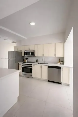 7707 Hawthorne Avenue Miami Beach FL 33141