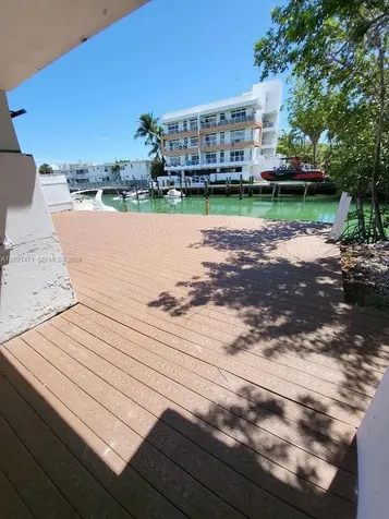 7707 Hawthorne Avenue Miami Beach FL 33141