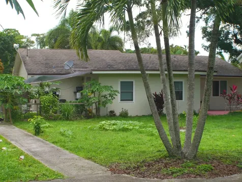 10646 Barn Road Lake Worth FL 33449