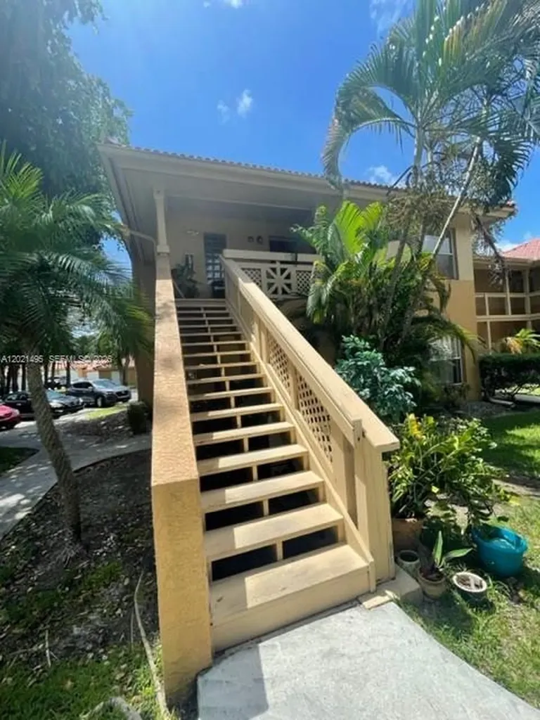 4767 Via Palm Lakes West Palm Beach FL 33417
