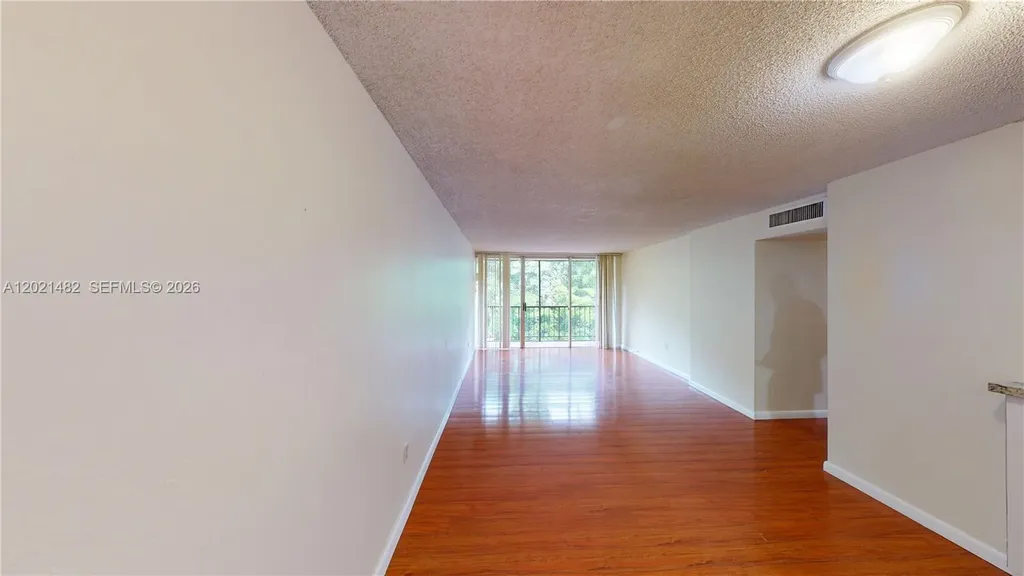 8860 Fontainebleau Boulevard Miami FL 33172