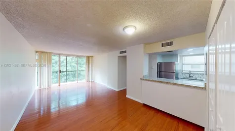 8860 Fontainebleau Boulevard Miami FL 33172