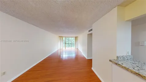 8860 Fontainebleau Boulevard Miami FL 33172