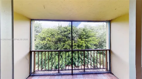 8860 Fontainebleau Boulevard Miami FL 33172