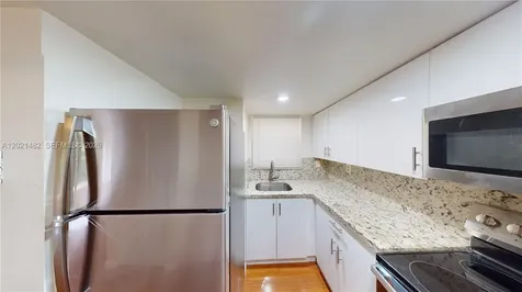 8860 Fontainebleau Boulevard Miami FL 33172