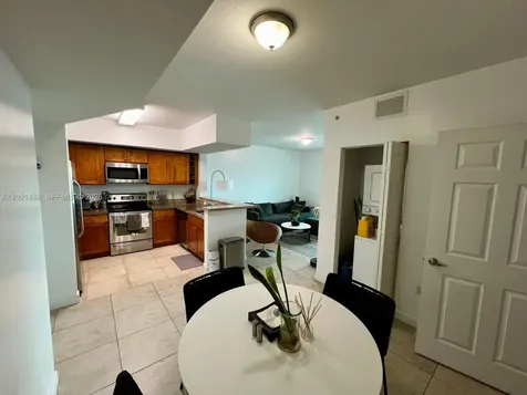 1723 SW 2nd Avenue Miami FL 33129