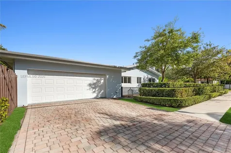 8910 NE 9th Court Miami FL 33138