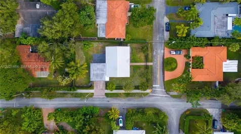 8910 NE 9th Court Miami FL 33138