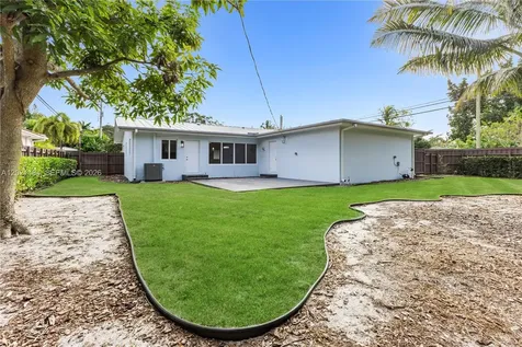 8910 NE 9th Court Miami FL 33138