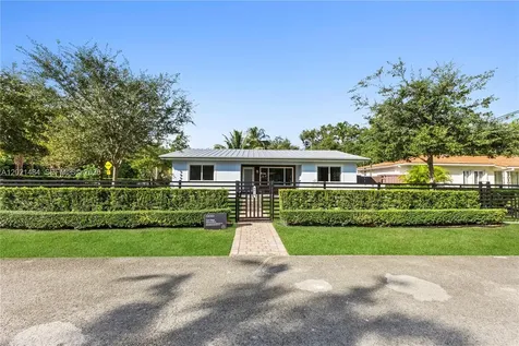 8910 NE 9th Court Miami FL 33138