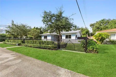8910 NE 9th Court Miami FL 33138