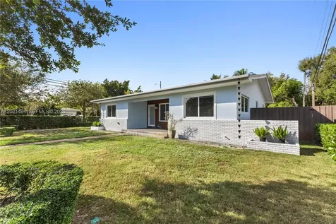 8910 NE 9th Court Miami FL 33138